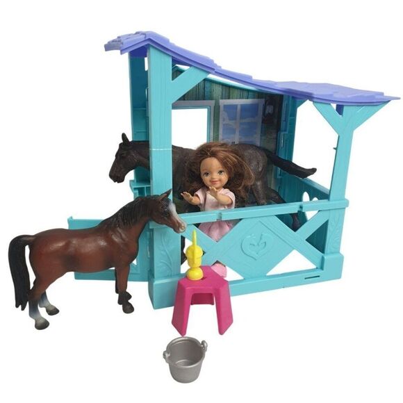 Vintage Barbie Kelly Horse Stable Playset With Dolls & Accessories 1994 - Picture 4 of 5